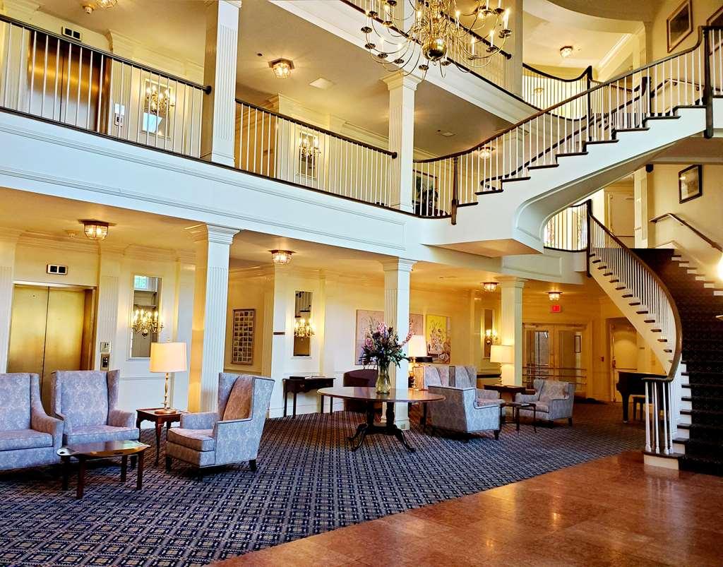 Avon Old Farms Hotel Interior foto